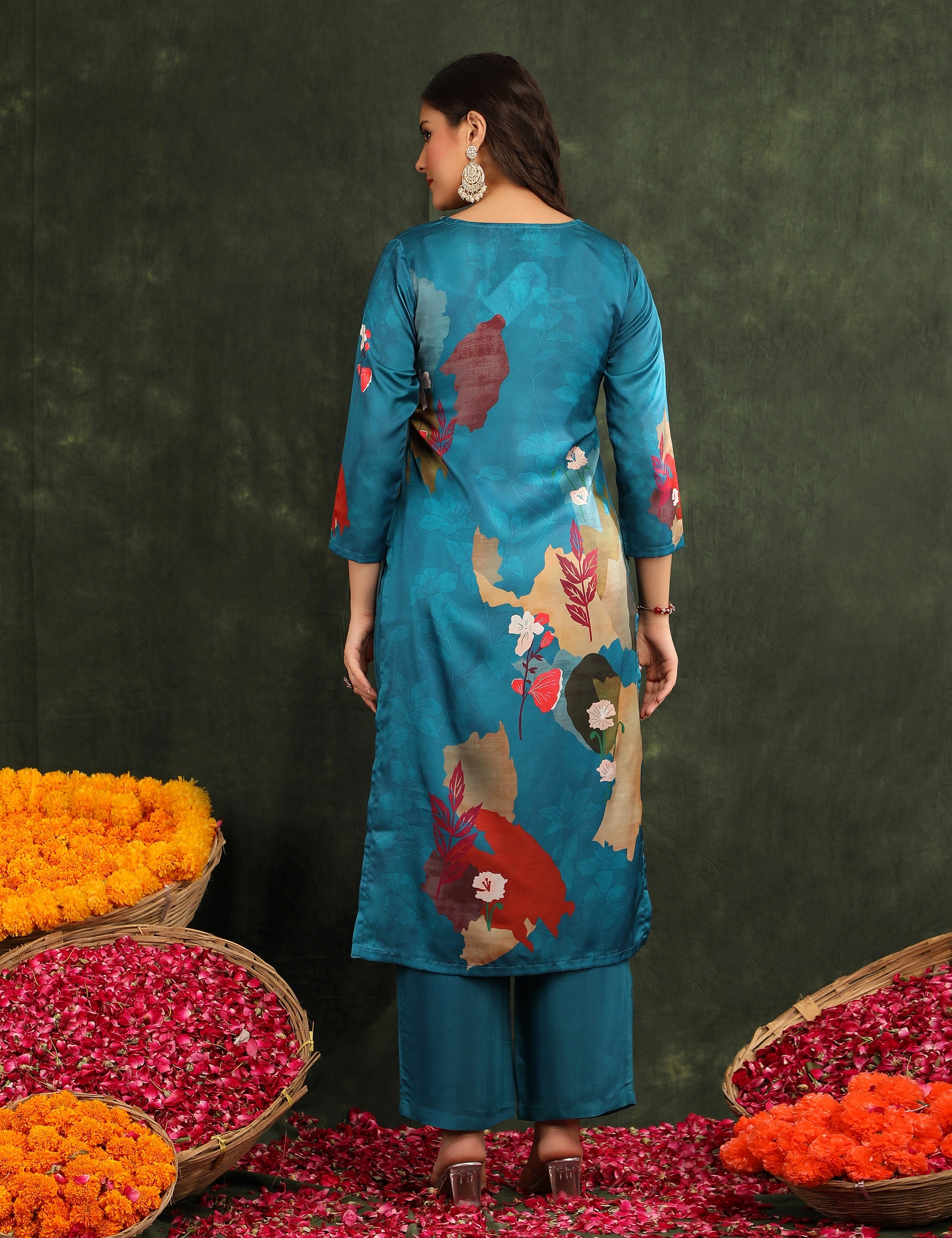 Women Floral Printed Regular Thread Work Kurta with Trousers & With Dupatta